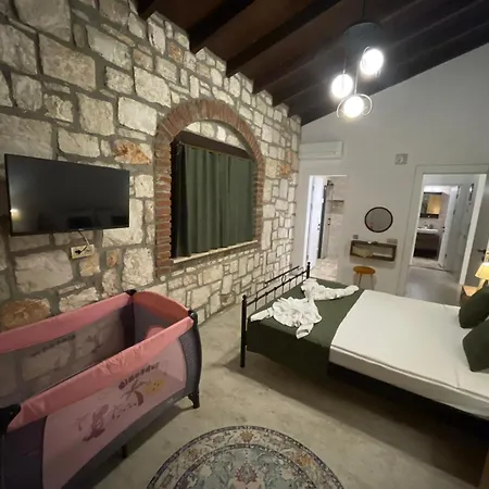 Gülyalı Villa *