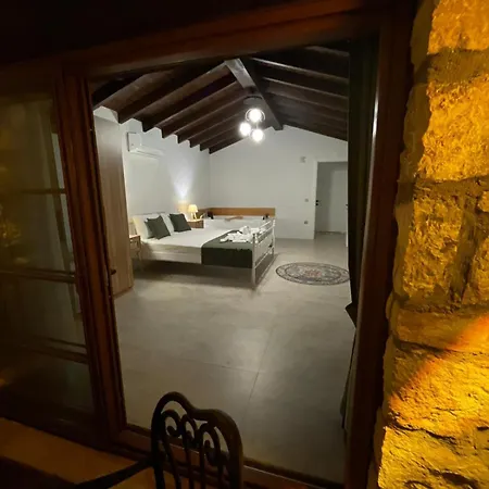 Gülyalı Villa *