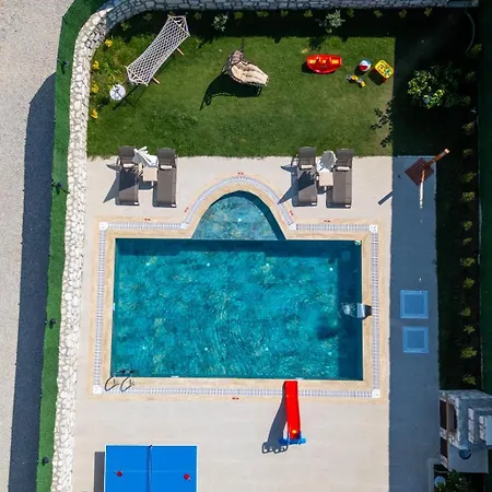 Villa Guelyali Konaklari *