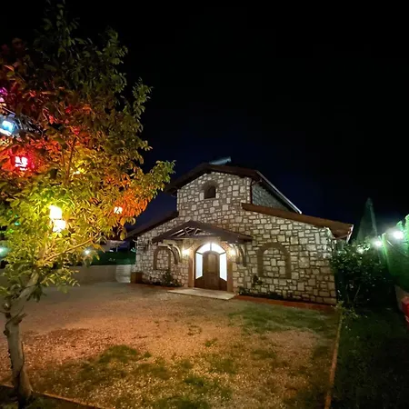 Villa Guelyali Konaklari *