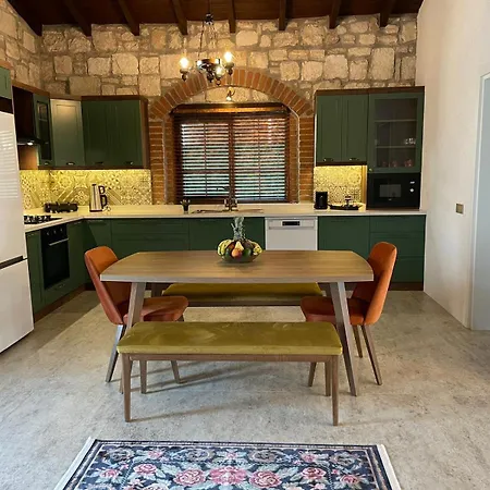 Villa Guelyali Konaklari *