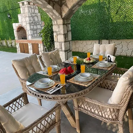 Villa Guelyali Konaklari